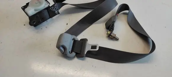 Mitsubishi Pajero Front seatbelt N1684 T0102 1T0201