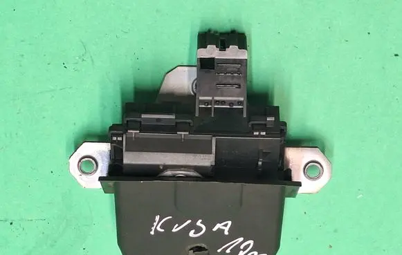 Loading door lock