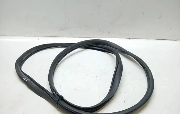 Mazda 3 III Trunk rubber seal (body) 