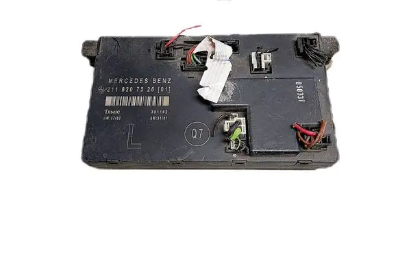 Mercedes-Benz E W211 Door control unit/module 2118207526