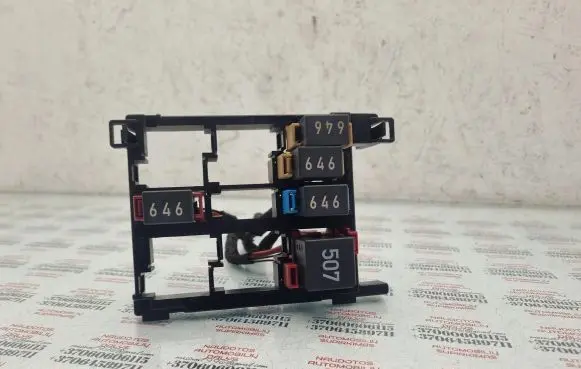 Volkswagen Touran II Fuse module 7N0937503