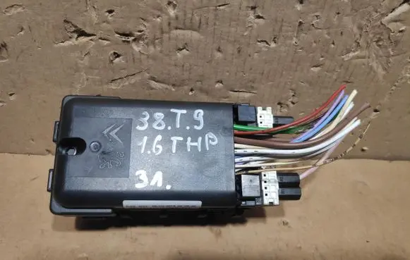 Peugeot 308 Fuse box set 9665492680