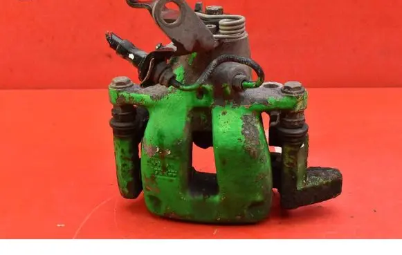 Volkswagen Jetta V Rear brake caliper 