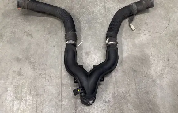 Maserati Ghibli Intercooler hose/pipe H20946