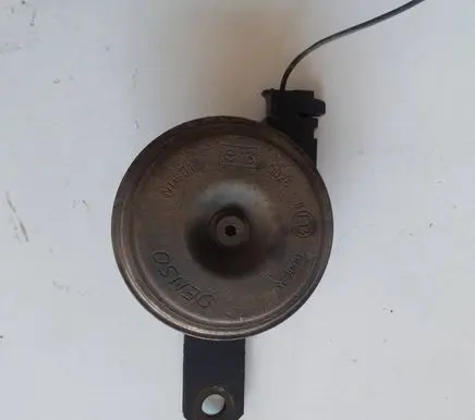 Toyota Corolla E120 E130 Horn signal 000026