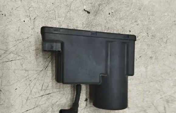 Audi A4 S4 B5 8D Vacuum pump 4A0862257A
