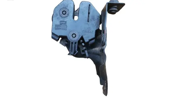 Volvo 850 Engine bonnet/hood lock/catch 1372558 1372557