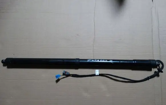 Porsche Panamera (970) Tailgate strut 970512157305970