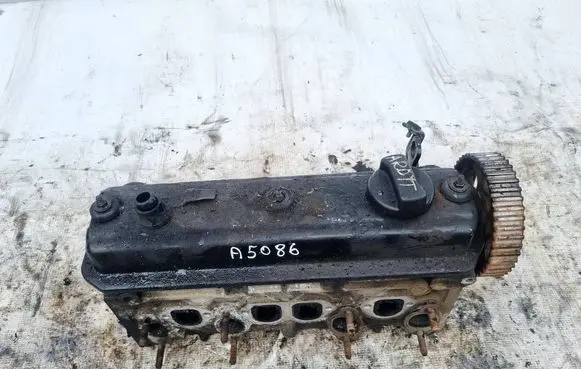 Volkswagen PASSAT B5 Engine head 