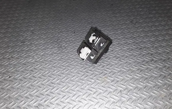 Volkswagen PASSAT B6 Electric window control switch 1K3959857