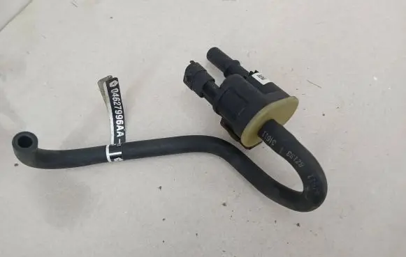 Dodge PickUp RAM SRT-10 Fuel distributor 04627996AA