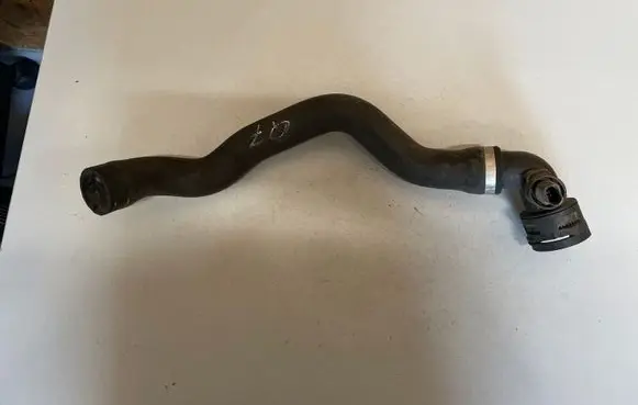 Audi Q7 4L Engine coolant pipe/hose 7L6122291M
