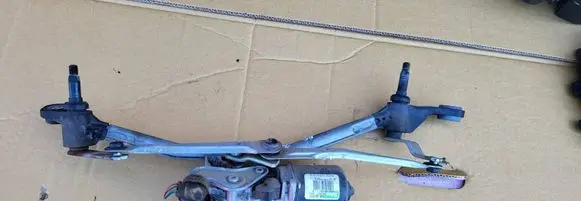Renault Clio III Front wiper linkage and motor 54523611 8200268931 421545236111