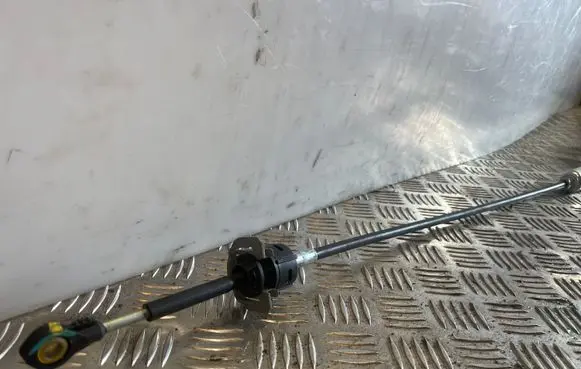 Hyundai Santa Fe Gear shift cable linkage D007CC1