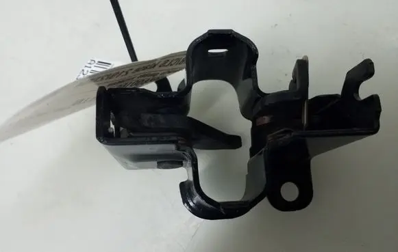 Mercedes-Benz CLS C219 Engine bonnet (hood) release handle A2198800160