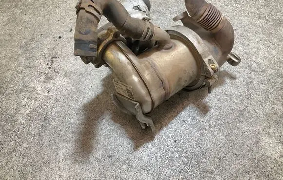 Skoda Yeti (5L) EGR valve cooler 04L131512AK FW317002 V030