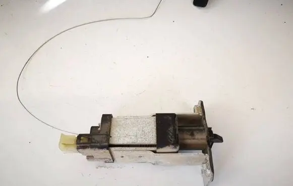 KIA Carens II Central locking motor 957201d000 95720-1d000