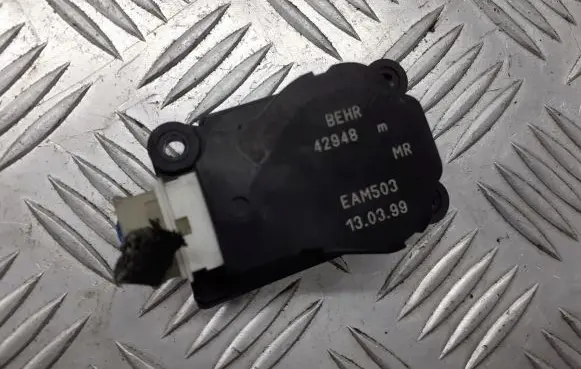 Volvo S80 A/C air flow flap actuator/motor EAM504