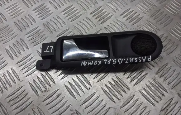 Volkswagen PASSAT B5.5 Rear door interior handle trim 3B0839113