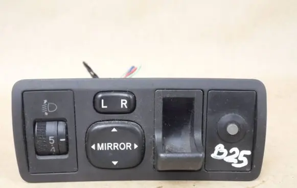 Toyota Corolla Verso E121 Wing mirror switch 183574