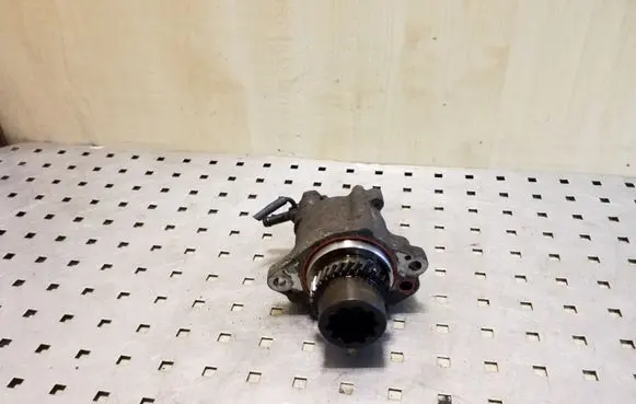 Toyota Land Cruiser (J120) Vacuum pump