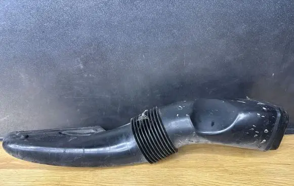 Volvo V70 Air intake duct part 8638624