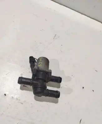 Volvo XC90 Coolant heater control valve 30668672