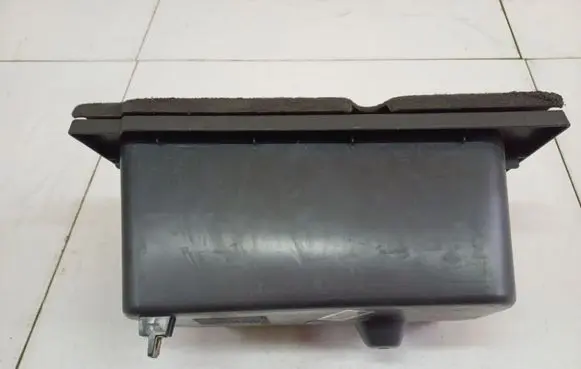 Chevrolet Captiva Glove box 96630545