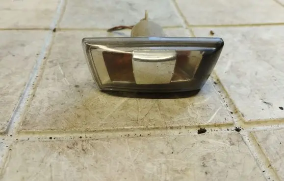 Opel Astra H Front fender indicator light 13252455 13252456