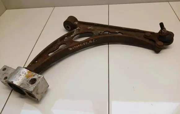 Volkswagen Touran I Front control arm