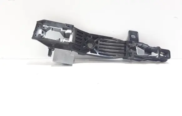 Rear door exterior handle/bracket