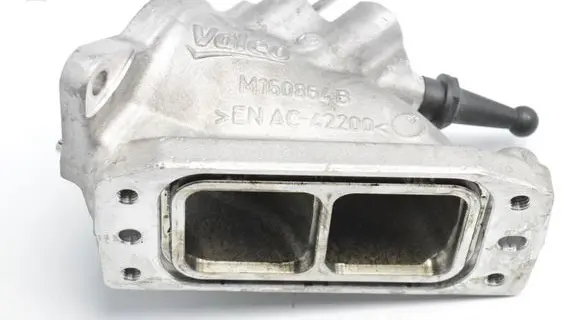 Volkswagen Golf VII Brake vacuum hose/pipe 04L128637B
