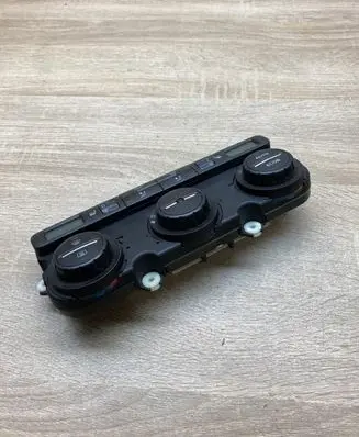 Volkswagen PASSAT B6 Climate control unit 74241060