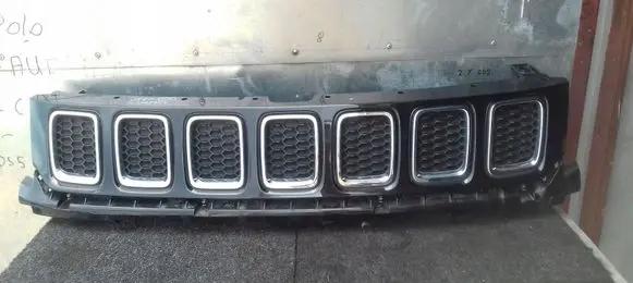 Front bumper upper radiator grill