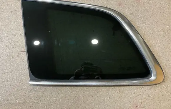 Volvo XC90 Rear side window 31442515