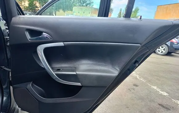 Opel Insignia A Coupe rear side trim panel 
