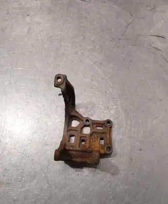 Hyundai i10 Engine mounting bracket