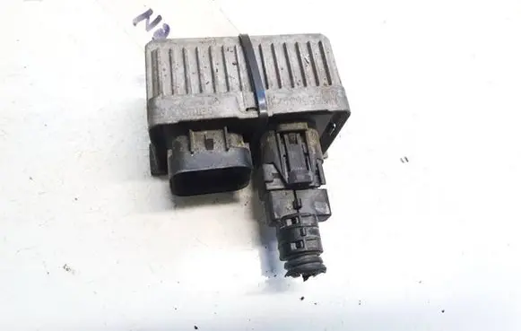 Opel Insignia A Glow plug pre-heat relay 55563423 0522122601