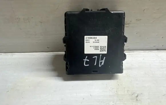 Volvo XC40 Gearbox control unit/module 31686384