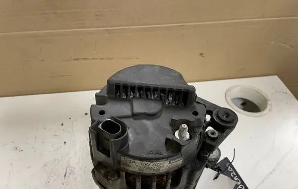Volkswagen Polo IV 9N3 Generator/alternator 03D903025J 2542746B 105019438
