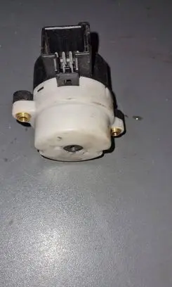 Volvo V70 Ignition lock 8645226