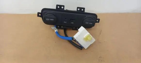 KIA Sportage 12 V Socket (front) 846333W010