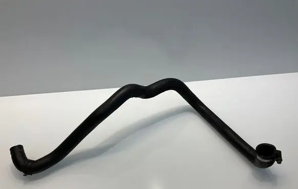 Mercedes-Benz C W204 Engine coolant pipe/hose