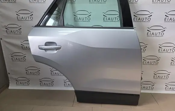 Audi Q2 - Rear door