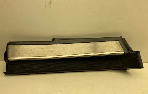Mercedes-Benz S W140 Side skirt rear trim 1406800335