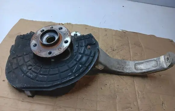 Maserati Levante Front wheel hub 670032053