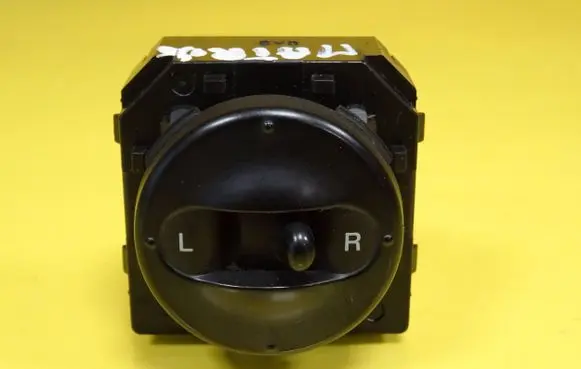 Hyundai Matrix Wing mirror switch