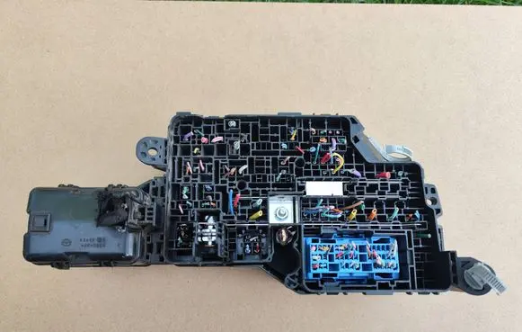 Mazda 3 II Fuse box set K2441