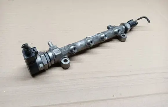 Volkswagen Golf VII Fuel main line pipe 057130764AB 0281006075 11472951
