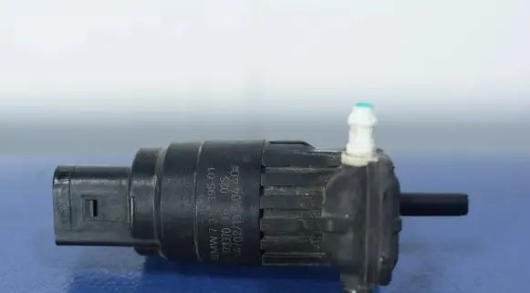 BMW X5 F15 Windscreen/windshield washer pump 7317395